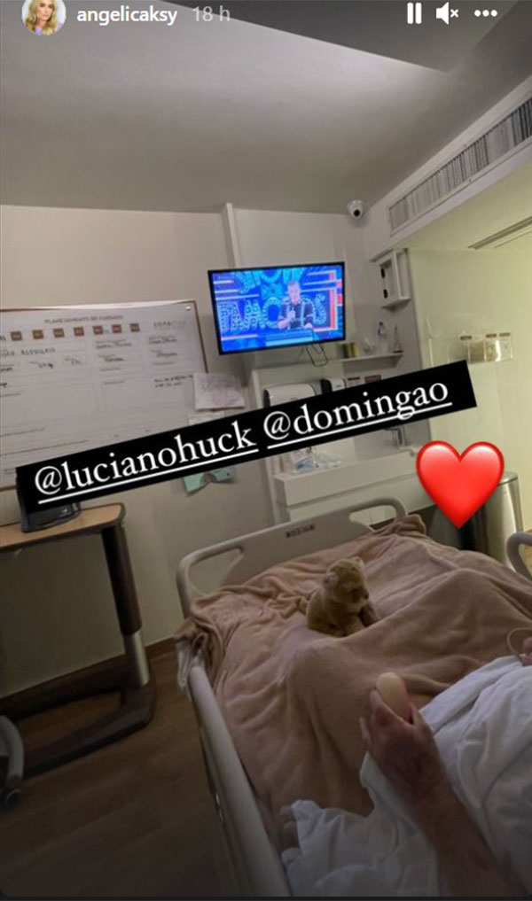 O senhor Francisco, pai de Angélica, assiste Luciano Huck no hospital