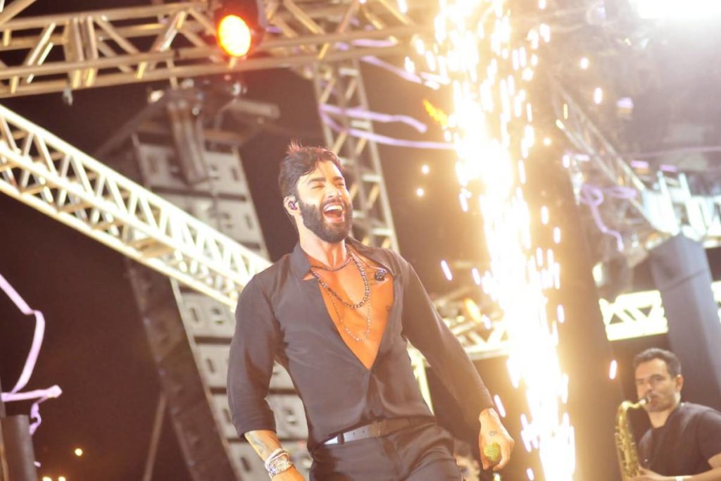 gusttavo-lima-nas-faiscas-do-show