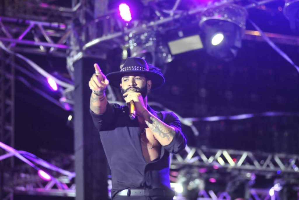 gusttavo-lima-se-apresenta-em-show