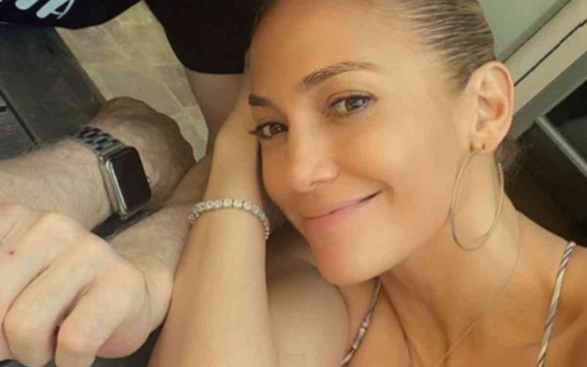 Jennifer Lopez, selfie de cabelo preso
