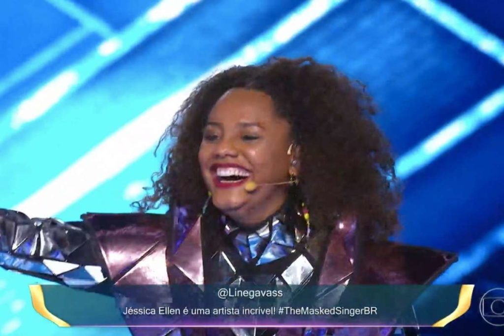 Jéssica Ellen é a Gata Espelhada no The Masked Singer