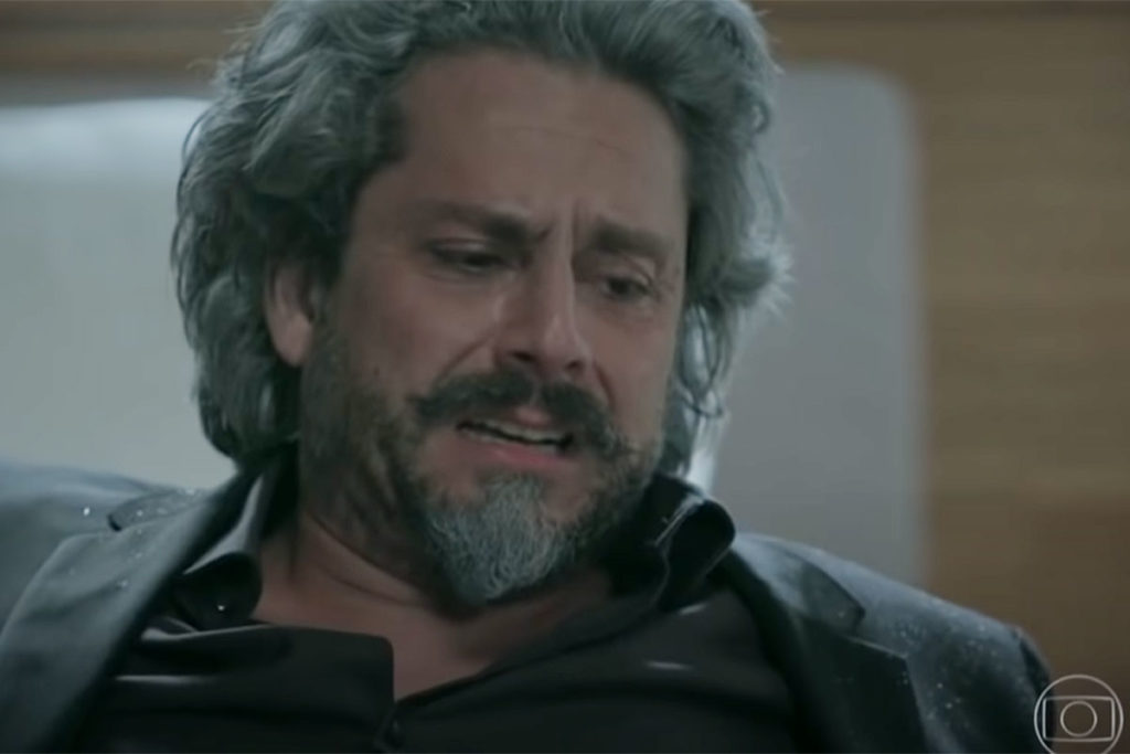 José Alfredo (Alexandre Nero) chocado em Império