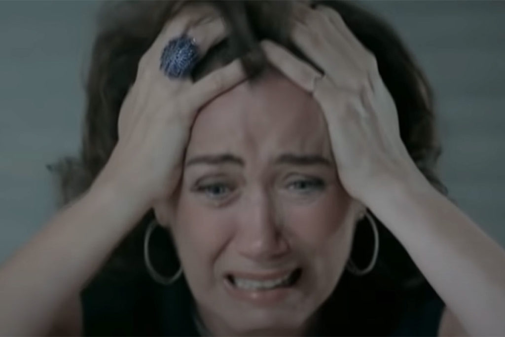 Maria Marta se arrepende e chora em Império