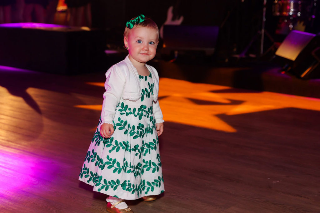 Vicky, filha de Roberto Justus e Ana Paula Siebert, roubou a cena na pista de dança