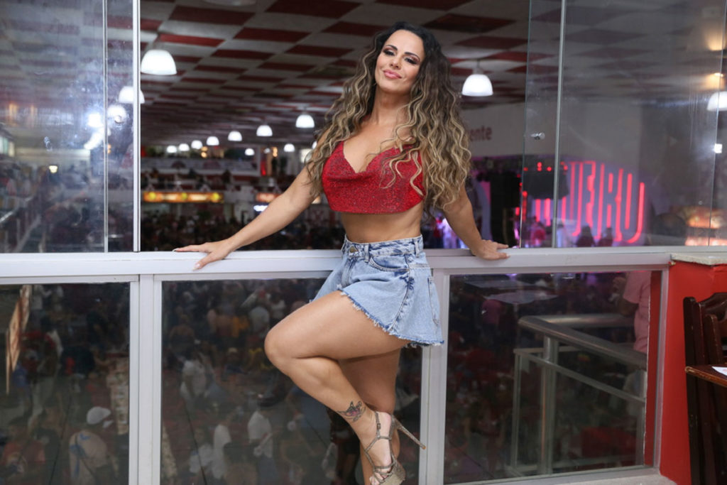 Viviane Araújo arrasou no look para ensaio do Salgueiro