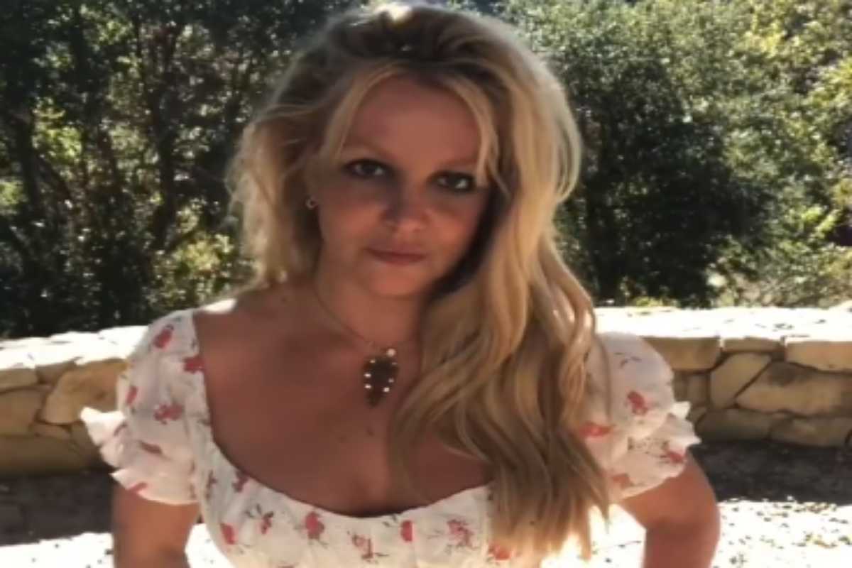 Britney Spears celebrando