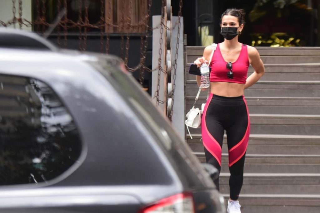 Todo dia é dia! Bruna Marquezine prova que segunda-feira não é o dia oficial da dieta