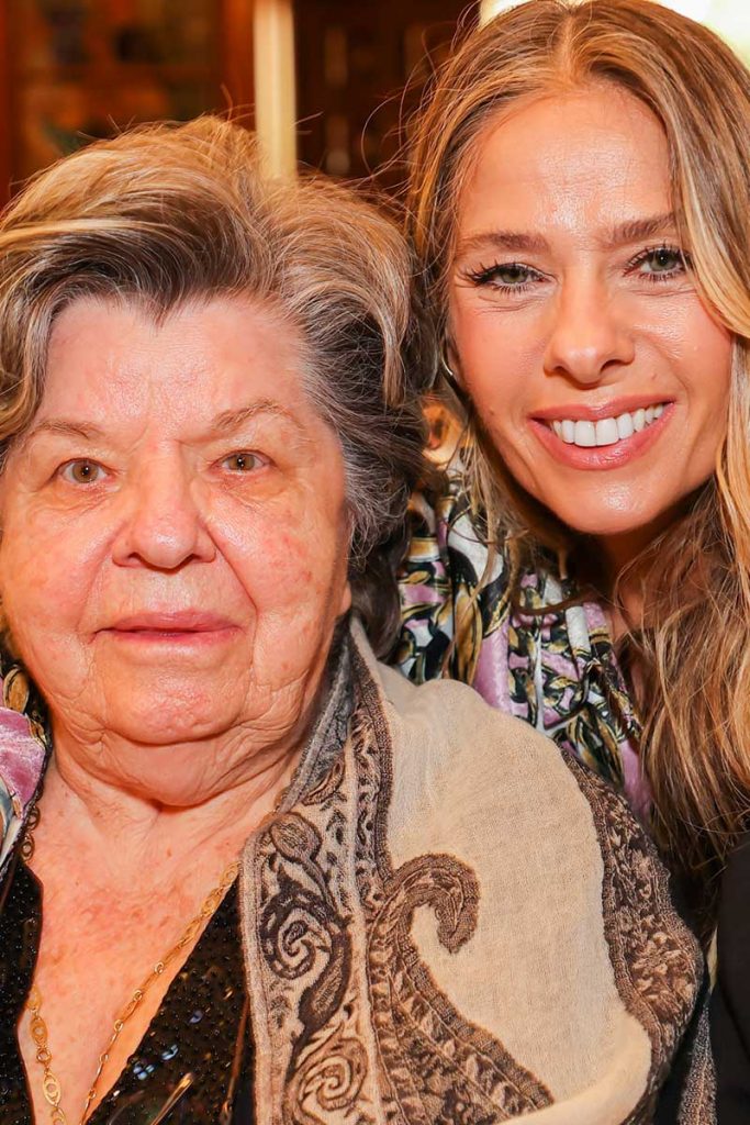 Dona Emma com a filha, Adriane Galisteu