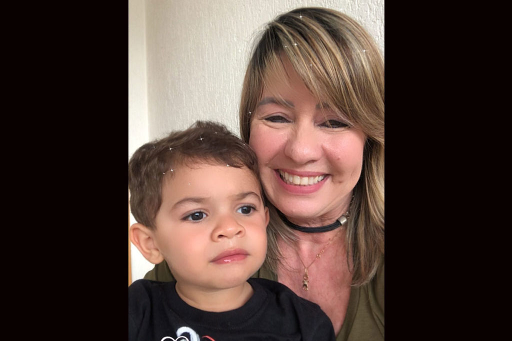 Zaida Huff, mãe de Murilo Huff, apareceu ao lado do neto Leo nas redes sociais