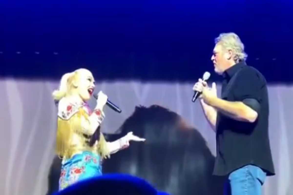 Blake Shelton e Gwen Stefani cantam juntos em Las Vegas