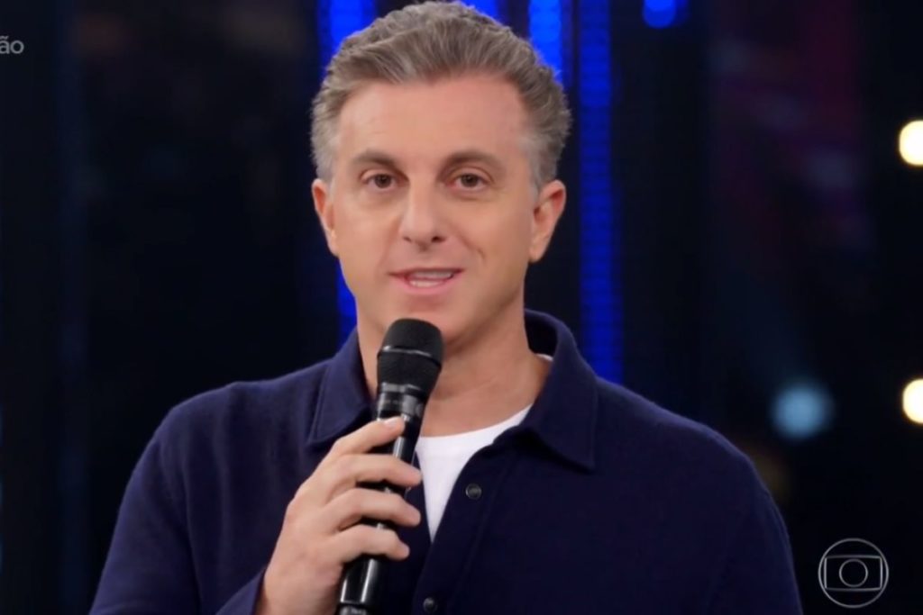 Luciano Huck no palco do 'Domingão com Huck'