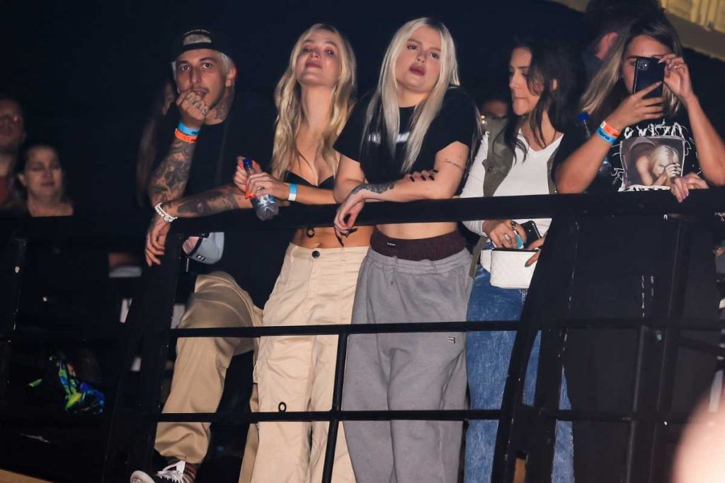 luisa sonza curtindo show de armandinho na audio