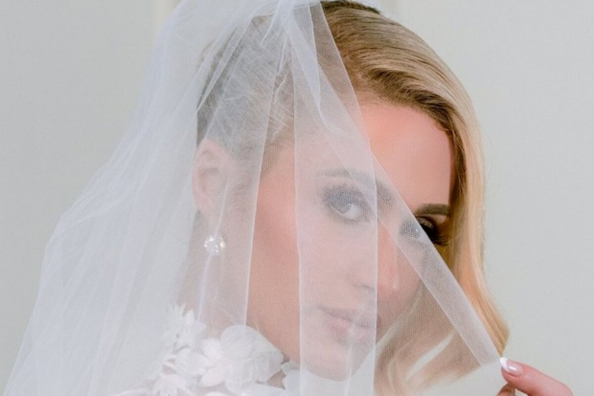 Paris Hilton vestida de noiva