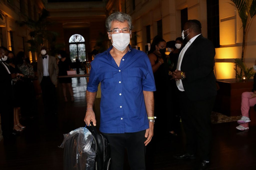 Paulo Betti chegando no Troféu Raça Negra