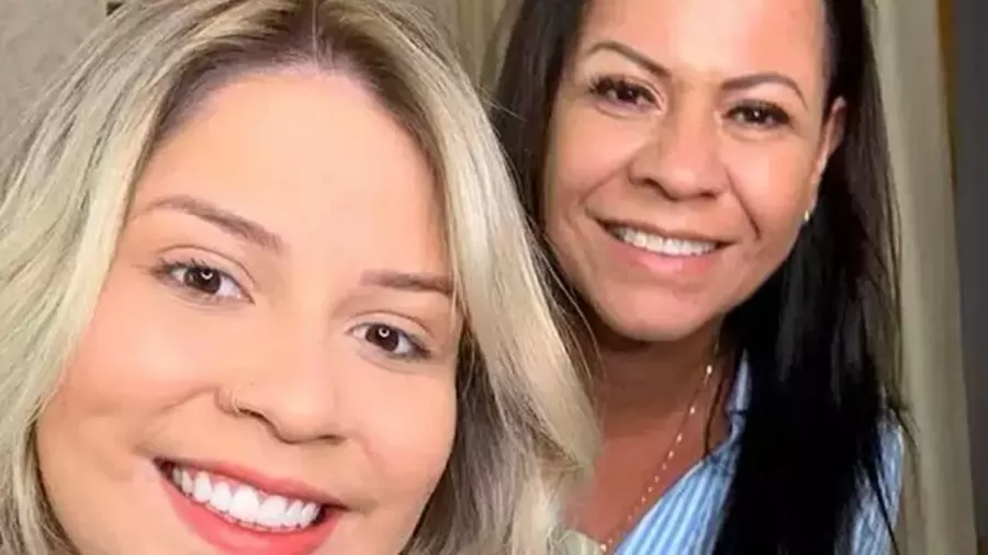 Selfie de Marília Mendonça com a mãe