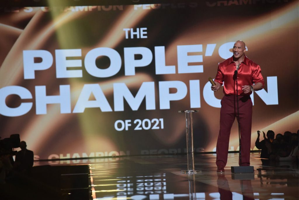 Dwayne Johnson em premiação People's Choice Awards 2021.
