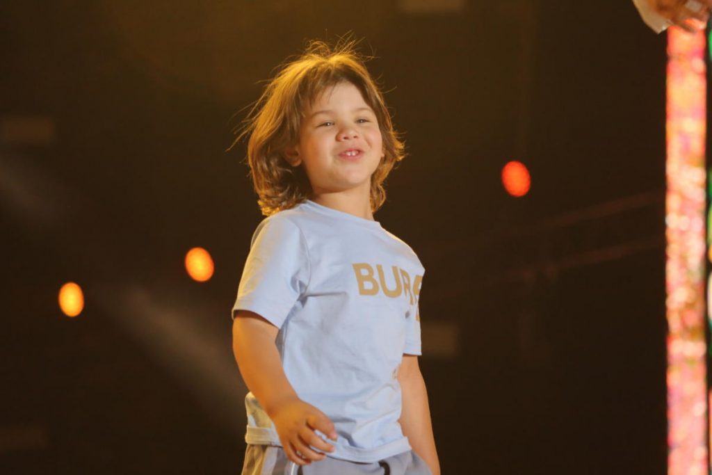 Filho de Gusttavo Lima no palco