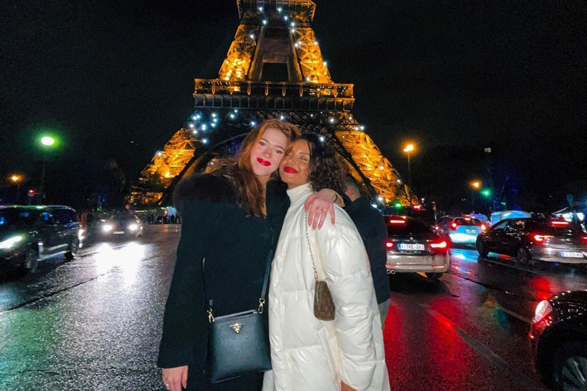 Ana Clara Lima e Gleici Damasceno em Paris