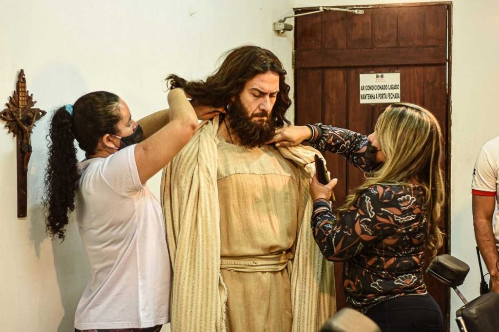 gabriel braga nunes como jesus em gravação de espetáculo paixão de cristo de nova jerusalém