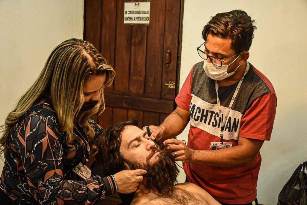 gabriel braga nunes como jesus em gravação de espetáculo paixão de cristo de nova jerusalém
