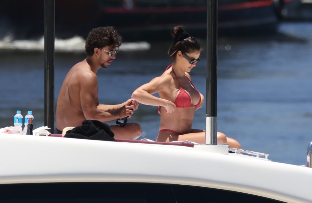 Gusttavo Lima e Andressa são flagrados na Marina da Glória, no Rio
