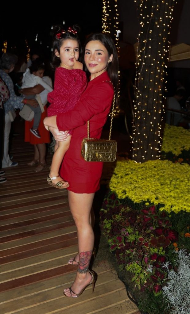 Mariana Sampaio com filha