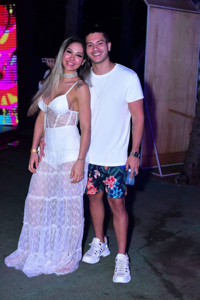 Mayra Cardi e Arthur Aguiar na Farofa da GKay