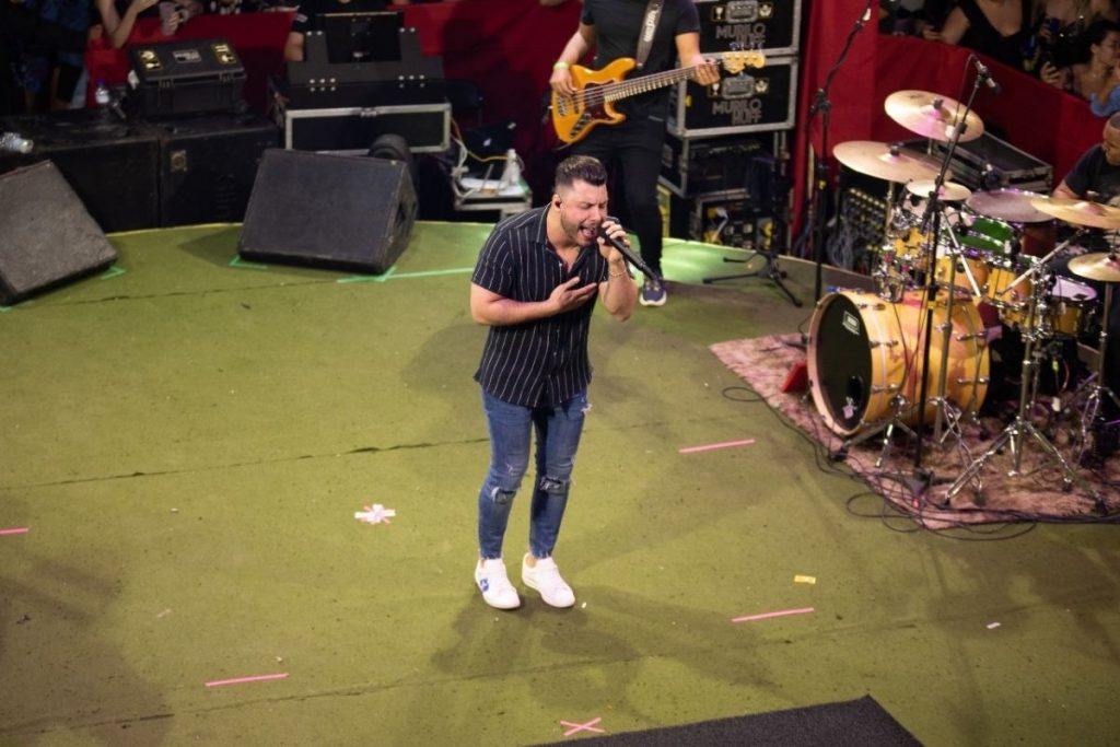 Murilo Huff em show