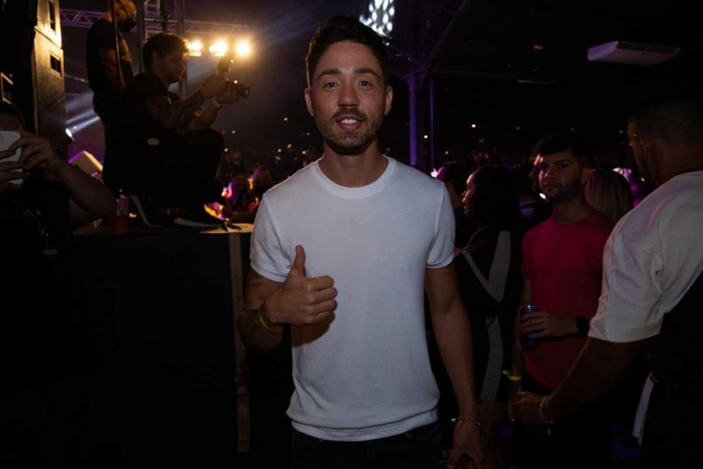 rico melquiades curtindo show de simone e simaria