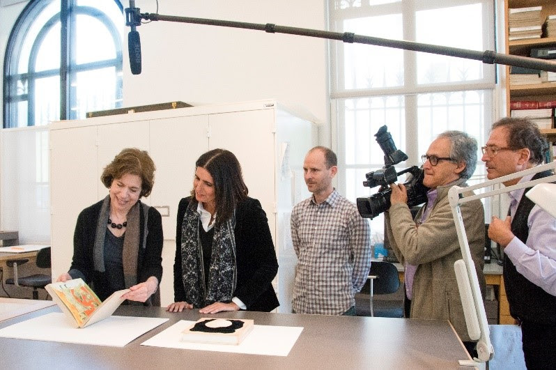 Malu Mader e equipe em documentário de Maria Martins.