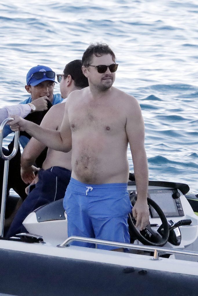 Leonardo DiCaprio em passeio de barco, em St. Barths