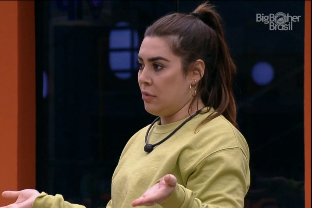 Naiara Azevedo em conversa na cozinha do BBB22