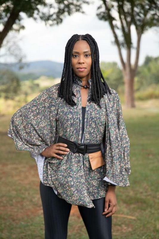 ALINE BRITO, 28 anos