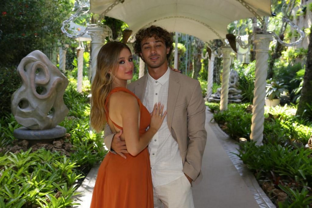 Duda Reis e André Luis Frambach em casamento de Erick Maia e Rafael Gomes