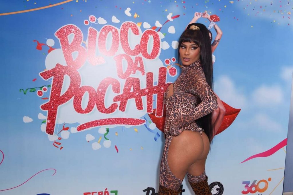 Pocah faz show em São Paulo