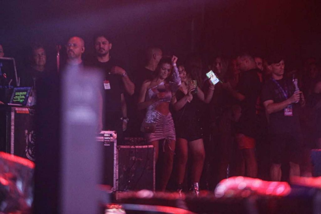 izabella cunha assistindo show de luan santana no carnaval das artes