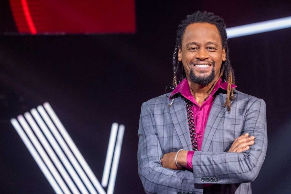 Toni Garrido posando no The Voice+