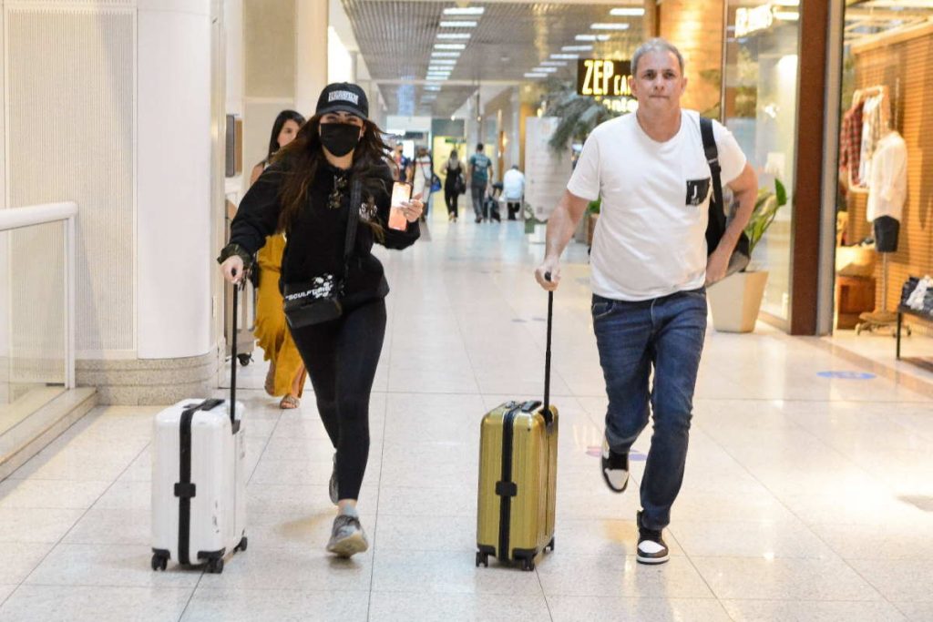 Jade Picon em aeroporto