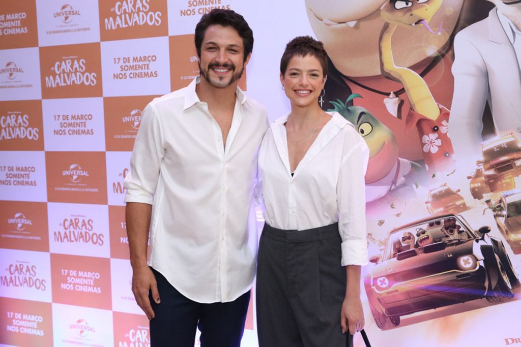 Rômulo Estrela e Agatha Moreira marcaram presença em pré-estreia de filme