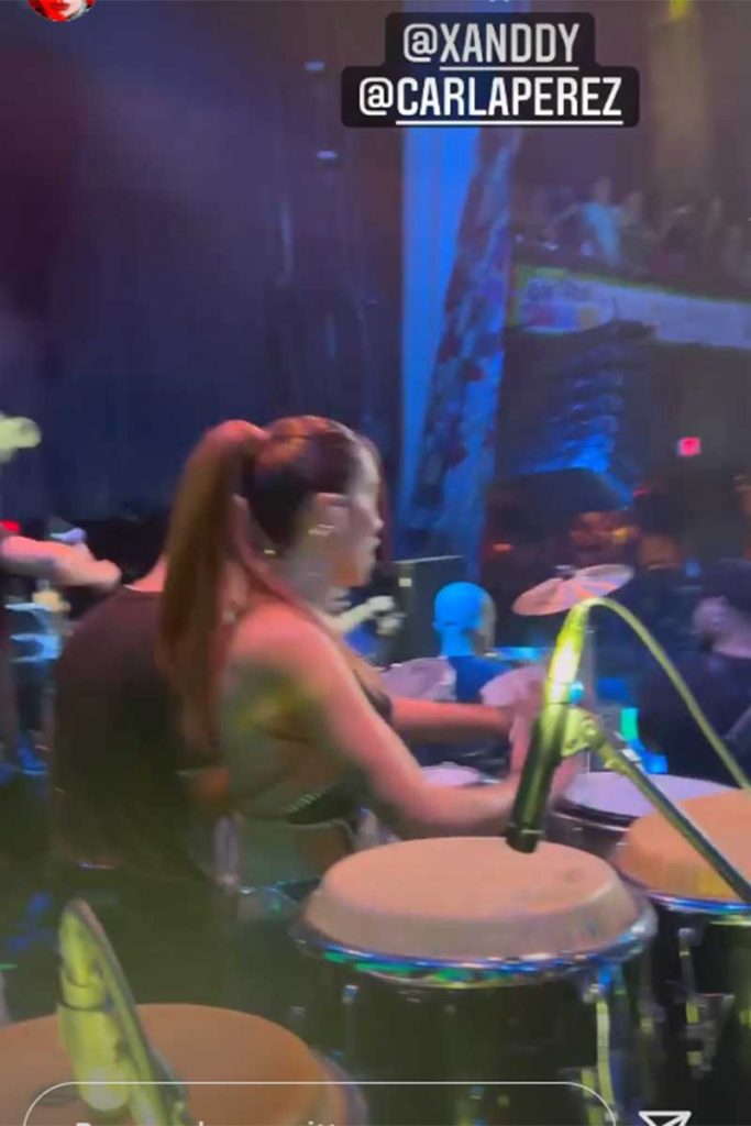 Anitta nos atabaques