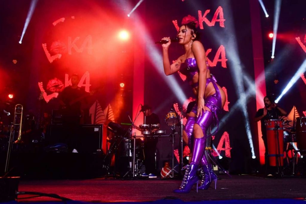 Anitta canta no Carnaval da Cidade, em São Paulo