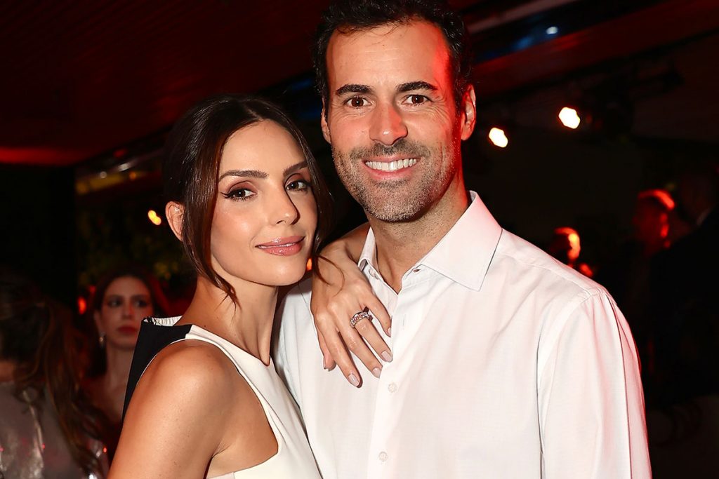Carol Celico com o marido Eduardo Scarpa