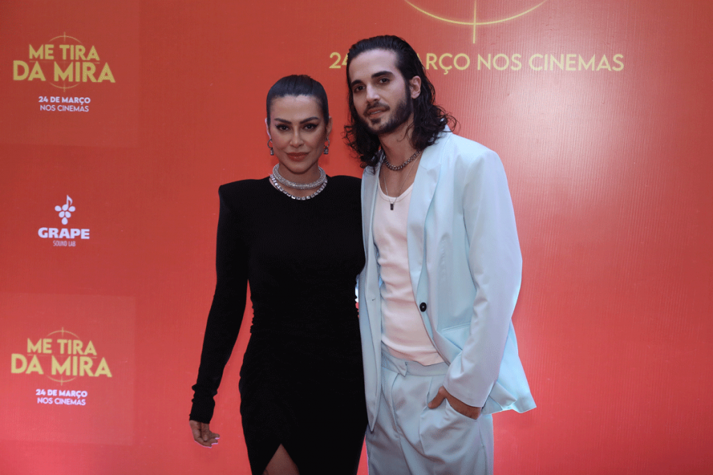 Cleo e Fiuk em pré-estreia do filme Me Tira da Mira