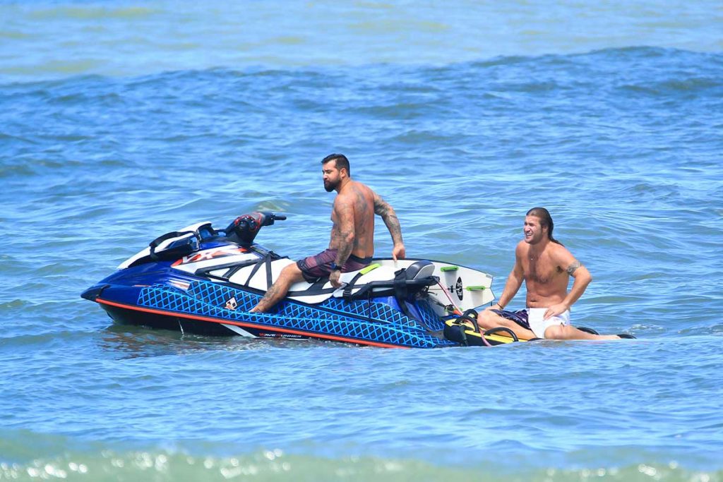 Diego Alemão relaxa após a prática