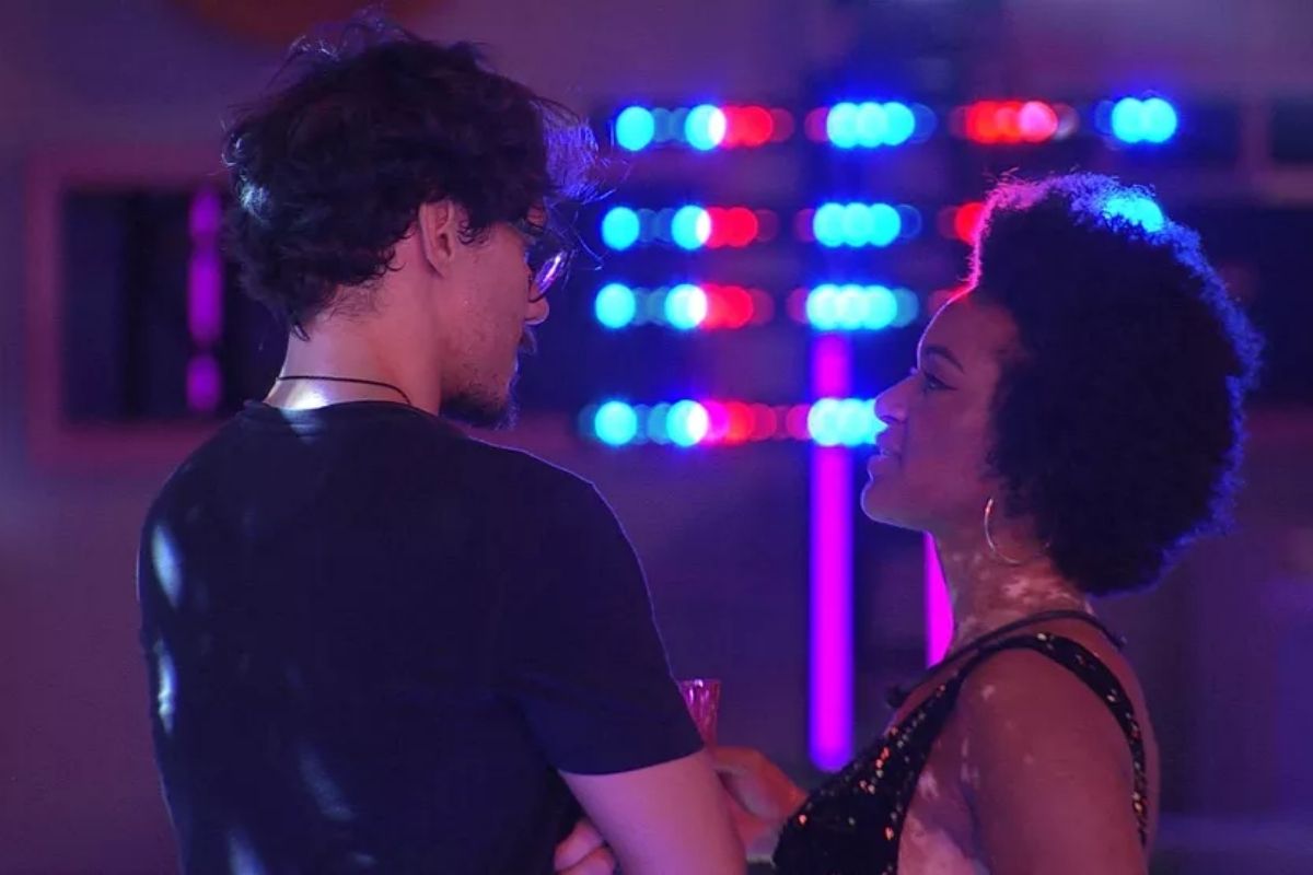 BBB22: Natália faz chantagem com Eliezer em troca de sexo e ele rebate