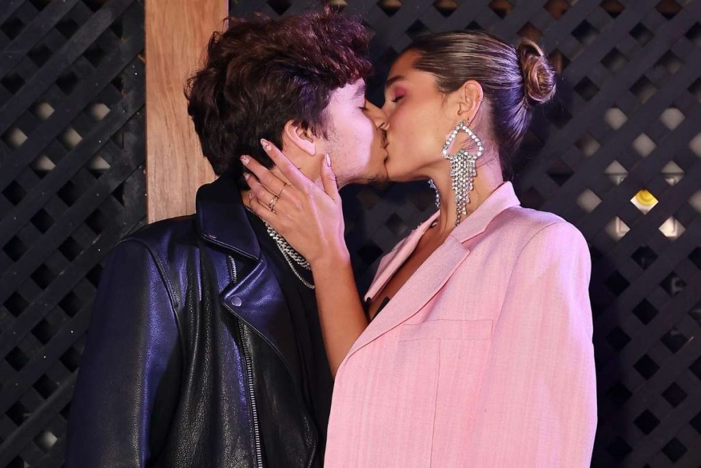 Sasha Meneghel beija João Figueiredo na festa da Colcci