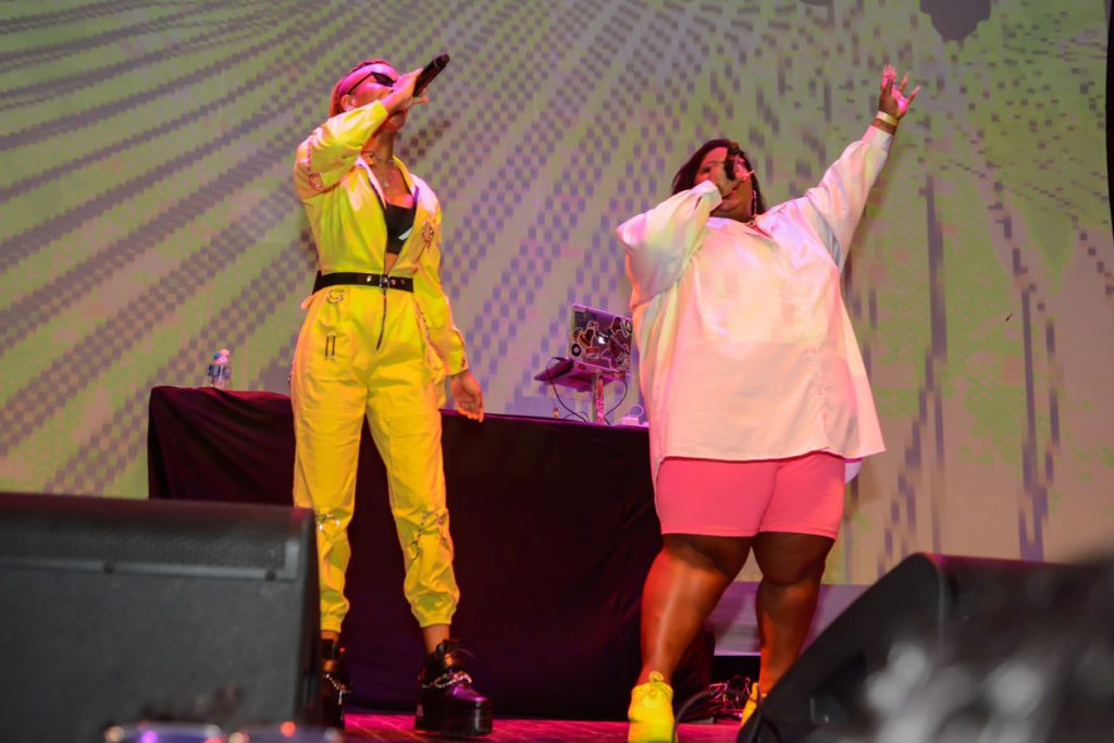 MC Carol e Karol Conká em evento para Marielle Franco