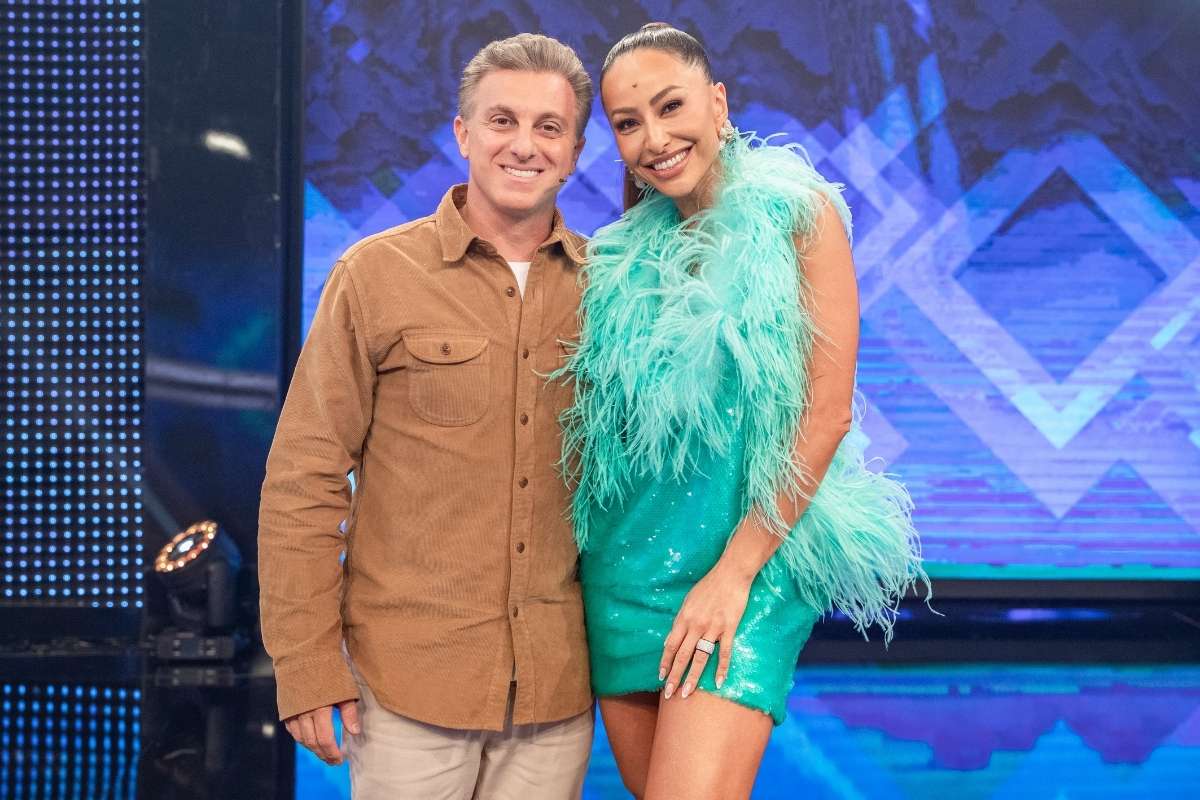 Sabrina Sato no Domingão com Huck antes da estreia do Dança dos Famosos.