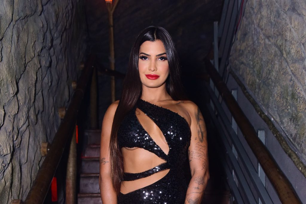 Marina Ferrari arrasou na escolha do look