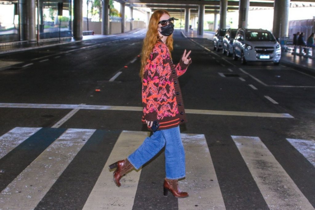 Marina Ruy Barbosa no aeroporto